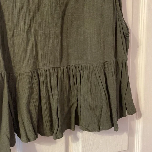 AE Top - Picture 2 of 4